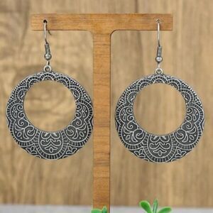 ANTIQUE SILVER BOHO ROUND DANGLE EARRINGS